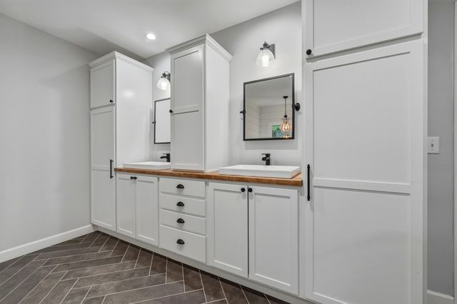 330 Woodville Drive, Huntington, WV 25701