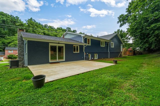 330 Woodville Drive, Huntington, WV 25701