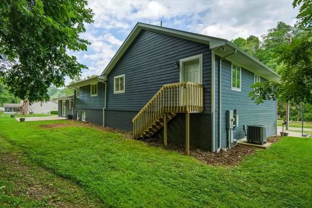 330 Woodville Drive, Huntington, WV 25701