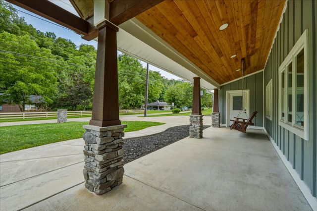 330 Woodville Drive, Huntington, WV 25701