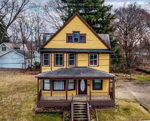 1364 Wooster Road W, Barberton, OH 44203