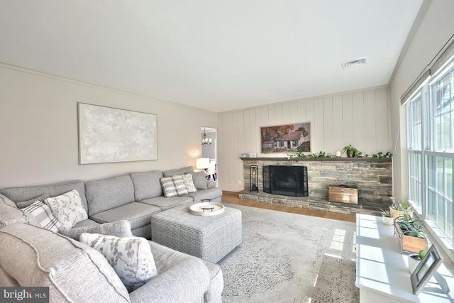 326 ALLEGHENY AVE, Hanover, PA 17331