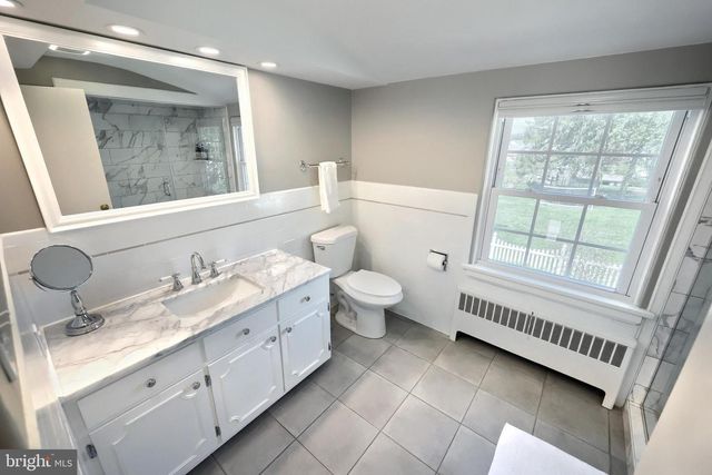 326 ALLEGHENY AVE, Hanover, PA 17331