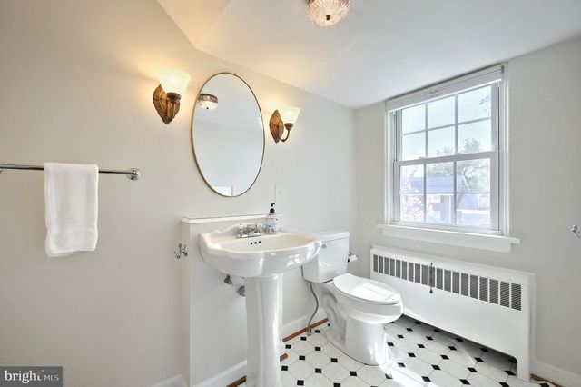326 ALLEGHENY AVE, Hanover, PA 17331