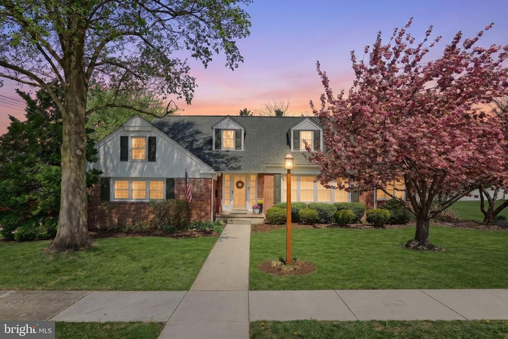 326 ALLEGHENY AVE, Hanover, PA 17331