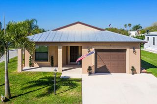 2 Camino Del Rio, Port St Lucie, FL 34952