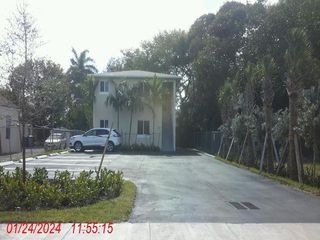 816 NW 3rd St 1, Fort Lauderdale, FL 33311