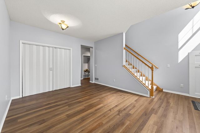15105 Dupont Path, Apple Valley, MN 55124