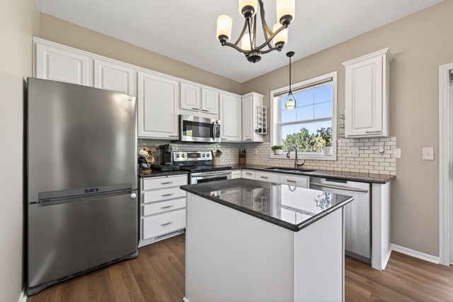 15105 Dupont Path, Apple Valley, MN 55124