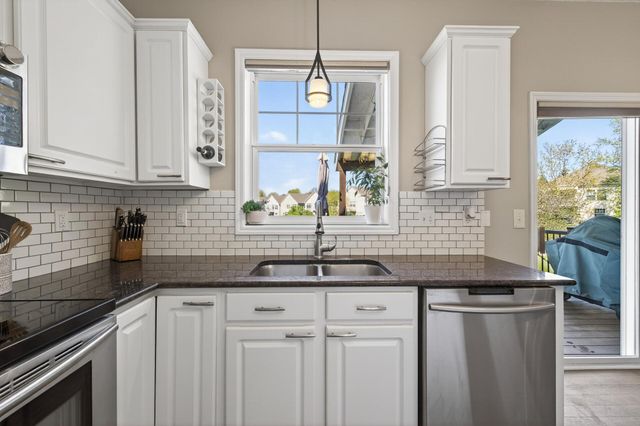 15105 Dupont Path, Apple Valley, MN 55124