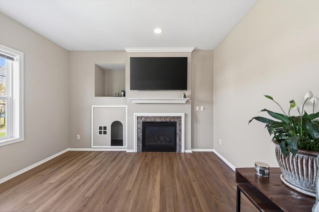 15105 Dupont Path, Apple Valley, MN 55124