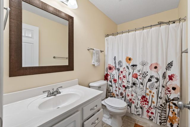 15105 Dupont Path, Apple Valley, MN 55124