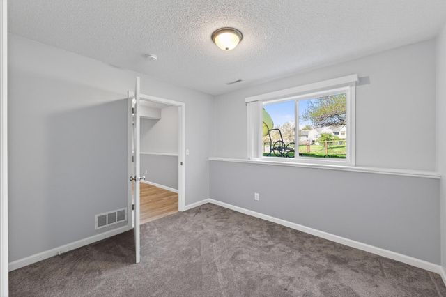 15105 Dupont Path, Apple Valley, MN 55124
