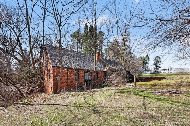 32020 Franklin Road, Franklin, MI 48025