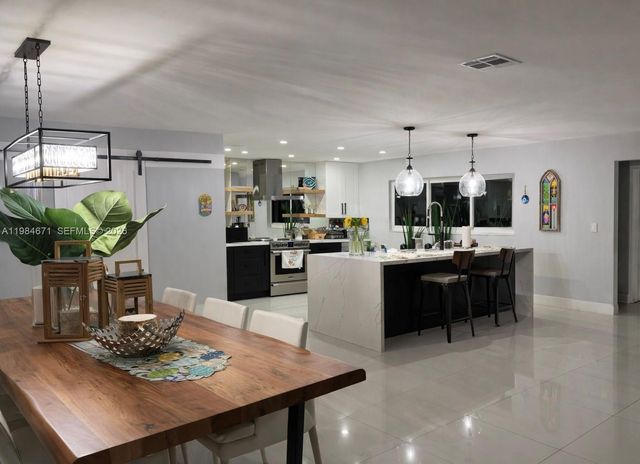 8123 SW 95th Ct, Miami, FL 33173