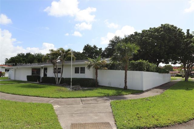 8123 SW 95th Ct, Miami, FL 33173