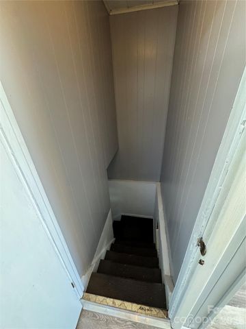 80 English Street, Spruce Pine, NC 28777