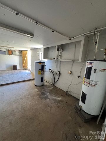 80 English Street, Spruce Pine, NC 28777