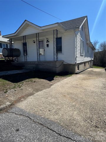 80 English Street, Spruce Pine, NC 28777