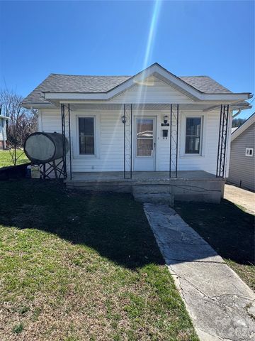 80 English Street, Spruce Pine, NC 28777