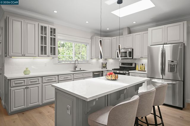 2527 Buena Vista Ave, Walnut Creek, CA 94597
