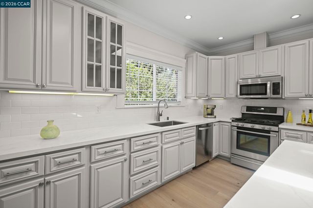 2527 Buena Vista Ave, Walnut Creek, CA 94597