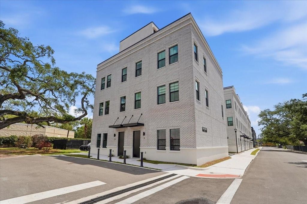 1218 E KAY STREET 8, Tampa, FL 33602