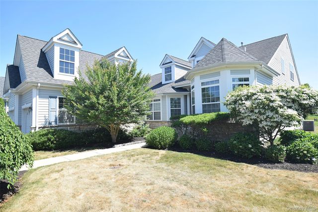 56 Foxglove Row, Aquebogue, NY 11901