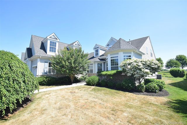 56 Foxglove Row, Aquebogue, NY 11901