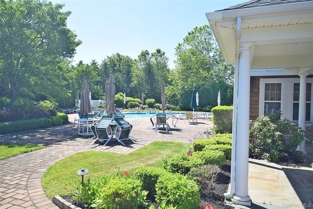 56 Foxglove Row, Aquebogue, NY 11901