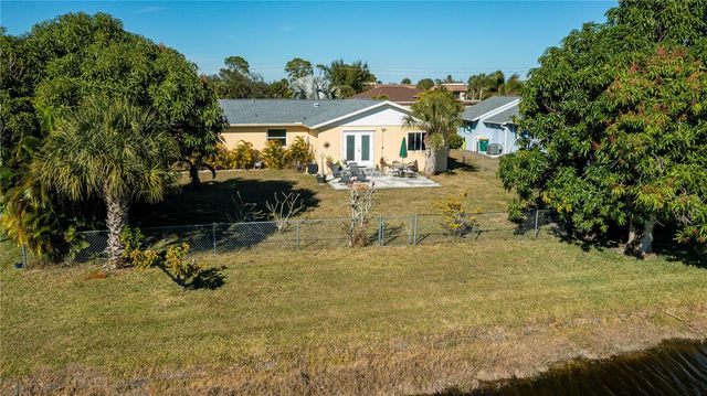 242 ANNAPOLIS LANE, Rotonda West, FL 33947