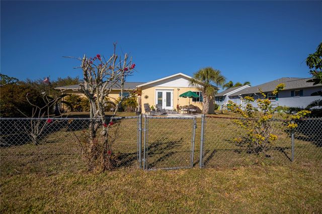242 ANNAPOLIS LANE, Rotonda West, FL 33947