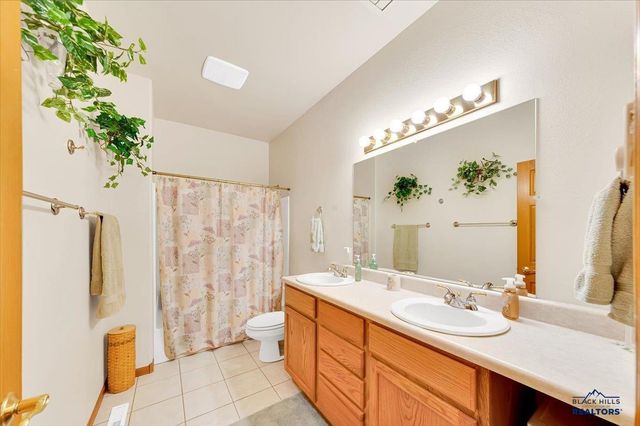 313 OAK RIDGE RD, Spearfish, SD 57783