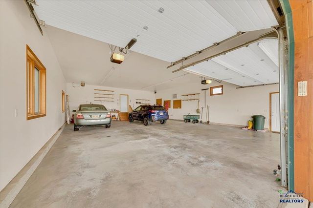 313 OAK RIDGE RD, Spearfish, SD 57783