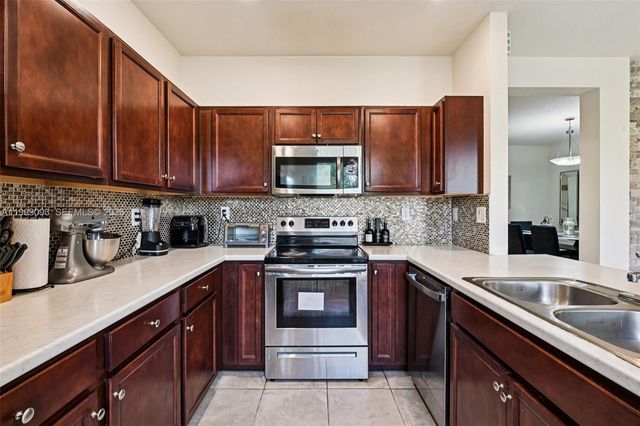 18431 NW 89th Court, Hialeah, FL 33018