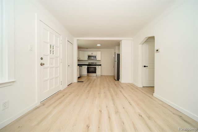20048 Washtenaw Street, Harper Woods, MI 48225