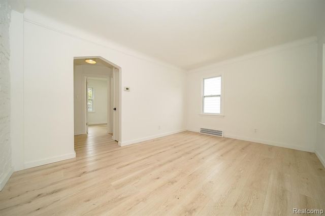 20048 Washtenaw Street, Harper Woods, MI 48225