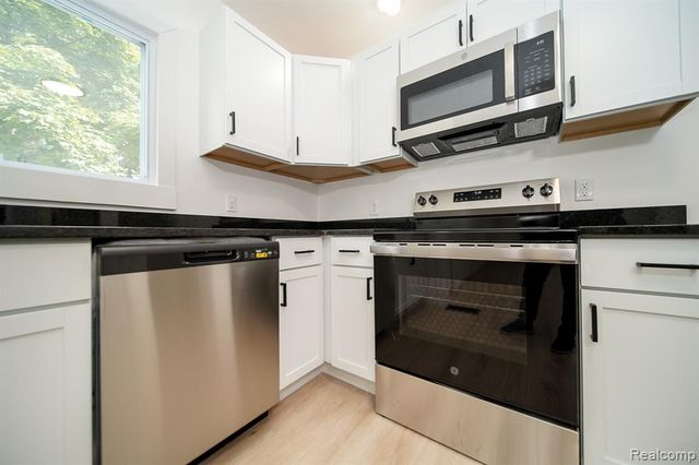 20048 Washtenaw Street, Harper Woods, MI 48225