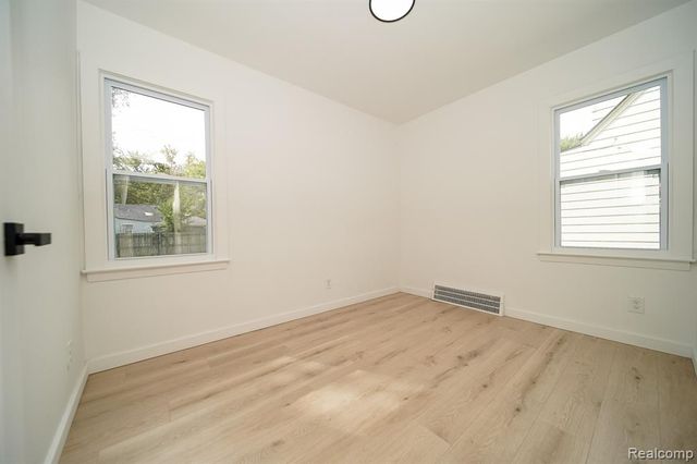 20048 Washtenaw Street, Harper Woods, MI 48225