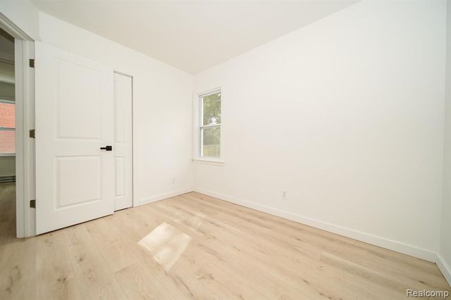 20048 Washtenaw Street, Harper Woods, MI 48225