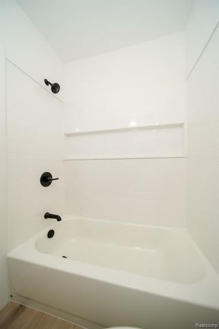 20048 Washtenaw Street, Harper Woods, MI 48225