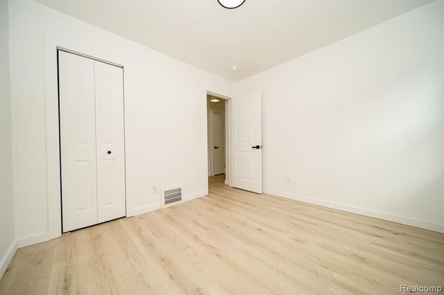 20048 Washtenaw Street, Harper Woods, MI 48225