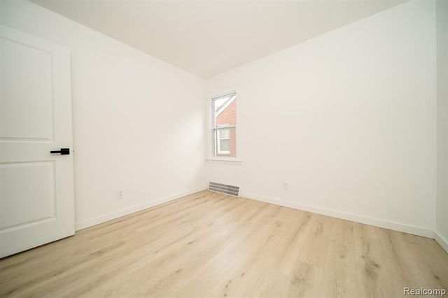 20048 Washtenaw Street, Harper Woods, MI 48225