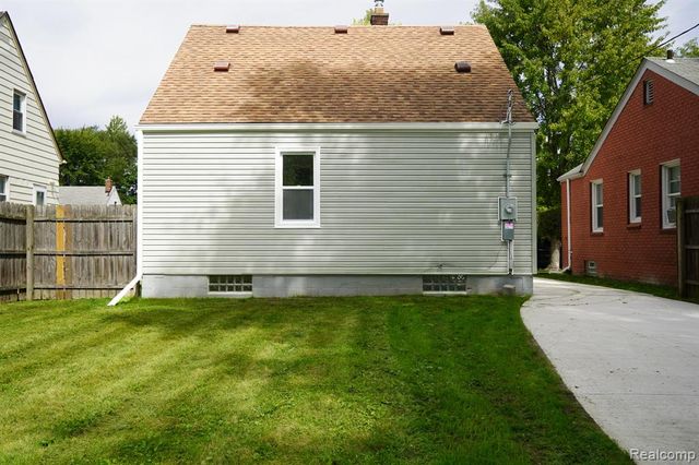 20048 Washtenaw Street, Harper Woods, MI 48225