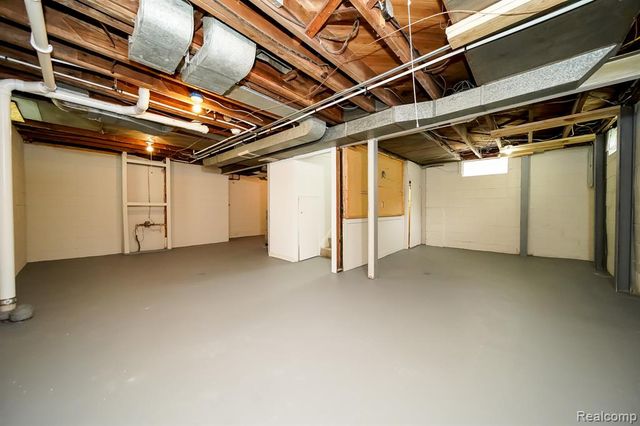 20048 Washtenaw Street, Harper Woods, MI 48225