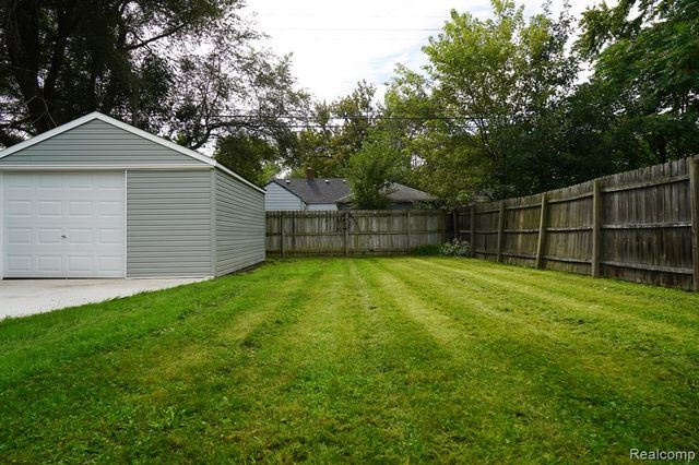 20048 Washtenaw Street, Harper Woods, MI 48225