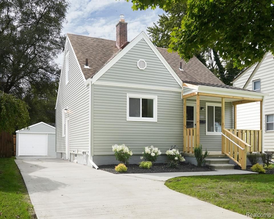 20048 Washtenaw Street, Harper Woods, MI 48225