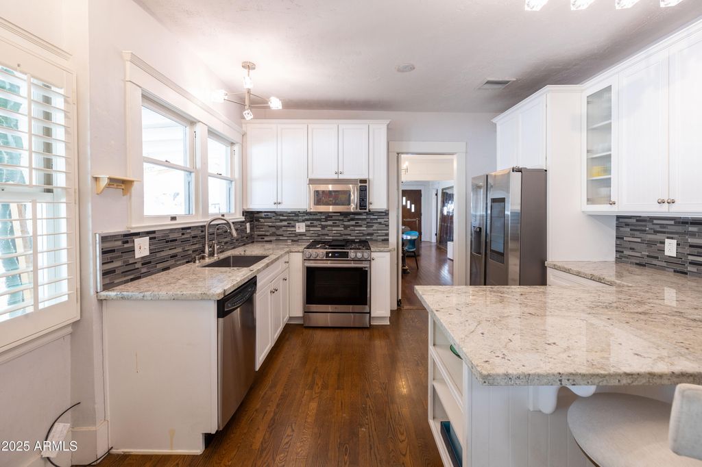 Image 18 of property listing at 70 W LYNWOOD Street, Phoenix, AZ 85003