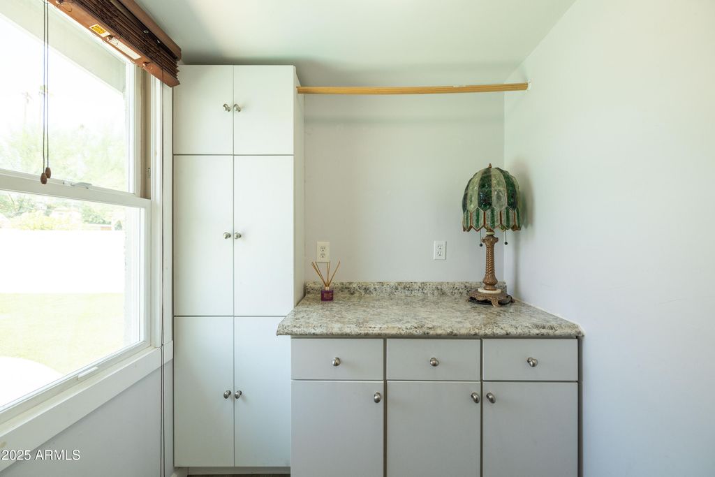 Image 22 of property listing at 70 W LYNWOOD Street, Phoenix, AZ 85003