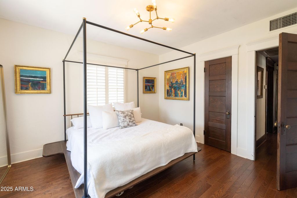 Image 23 of property listing at 70 W LYNWOOD Street, Phoenix, AZ 85003